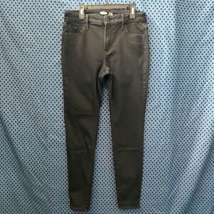 Old Navy - Solid black rockstar super skinny with built in warm fabric. Size- 6
